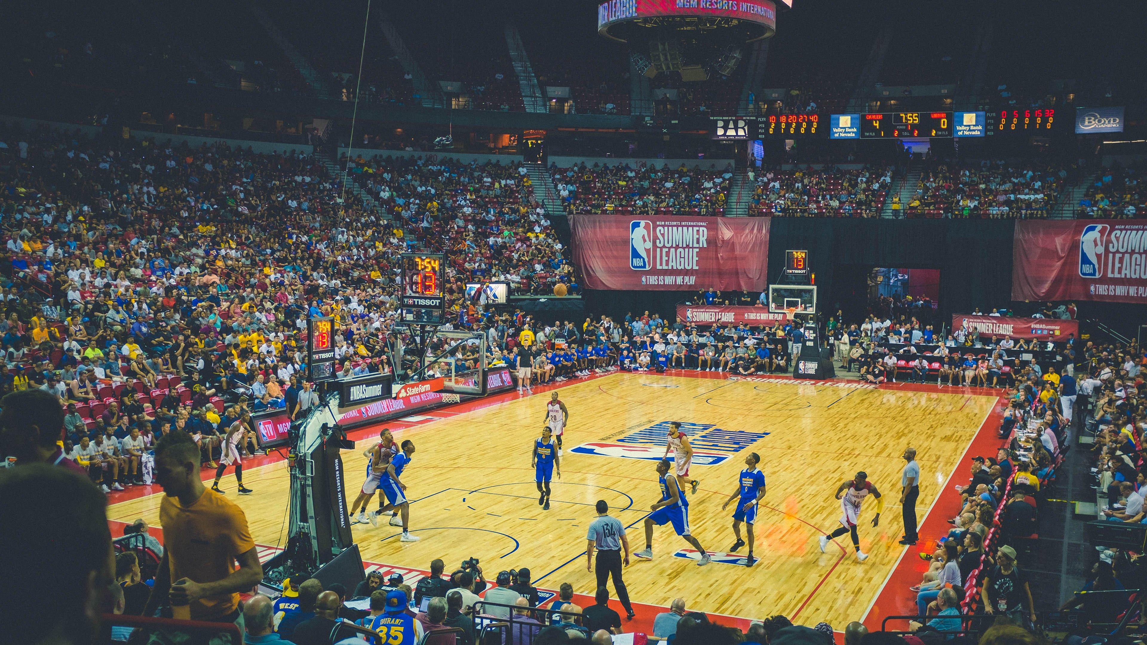 姆巴佩帽子戏法助巴黎圣日耳曼大胜里昂 法甲冠军悬念再起